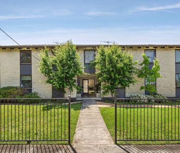 WALK TO SOUTHLAND & PUBLIC TRANSPORT - Photo 6