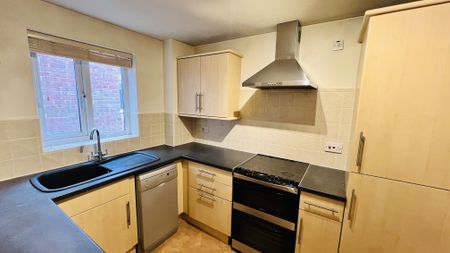 Walpole Road, Slough - Photo 5