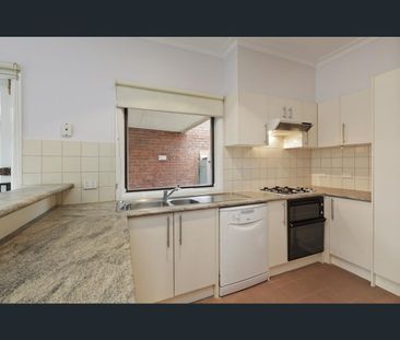 1/100 Stokes Street, Port Melbourne, Vic 3207 - Photo 4