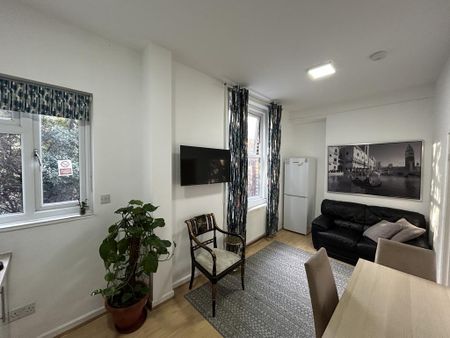 2 bedroom apartment to rent - Photo 2