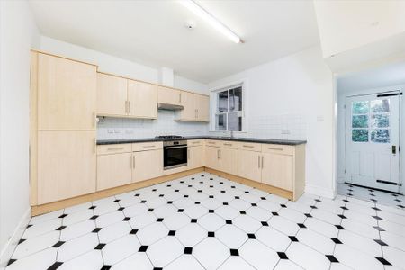 4 bedroom terraced house to rent - Photo 5