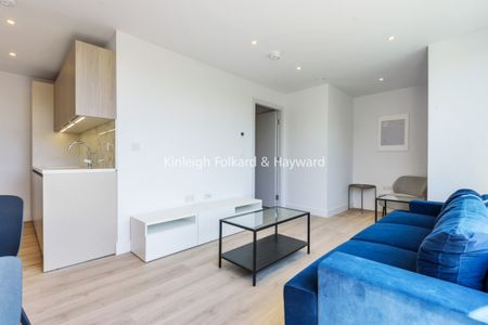 Cavell Court, 3 Dog Kennel Hill, London, SE22 - Photo 2