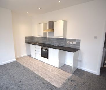 To Let 3 Bed Apartment - Photo 1