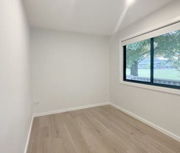 Brand New Two -Bedroom Cabin - Modern Comfort & Alfresco Living - Photo 3