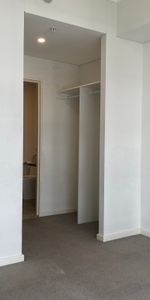 Modern two bedroom unit on 4th floor - Photo 4