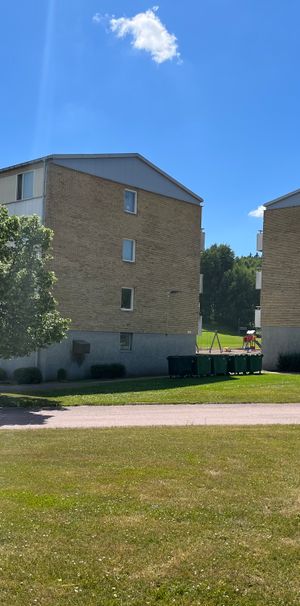 Åslidsgatan, Vålberg - Photo 1