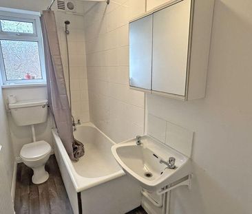 2 bedroom end of terrace house to rent - Photo 5