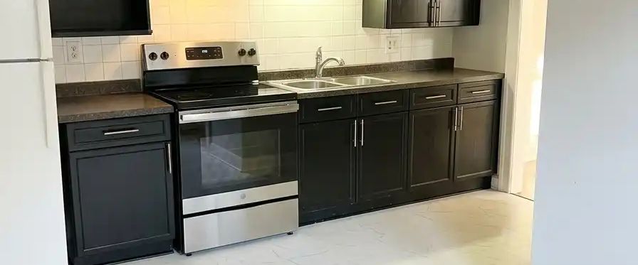 7 Centre St — 1 Bedroom - Photo 1