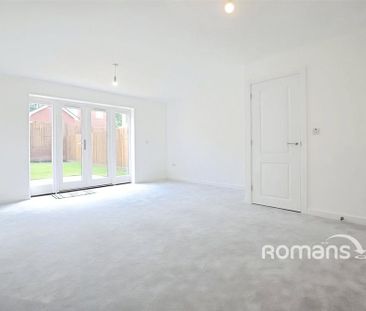 3 bedroom semi-detached house to rent - Photo 1