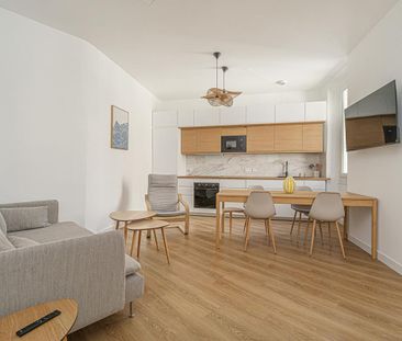 Location Appartement 5 pièces Meublé 99m² MARSEILLE 6ème - Photo 4