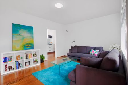 2Bedrooms, 1Bathrooms - Photo 2