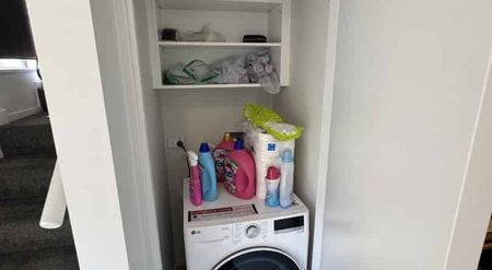 3 Bedroom in Riccarton - Photo 2