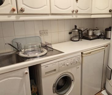 Studio Flat, Queensway, W2 - Photo 4