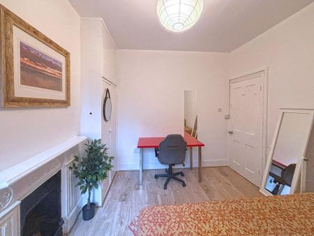 5 bedroom terraced house to rent - Photo 3