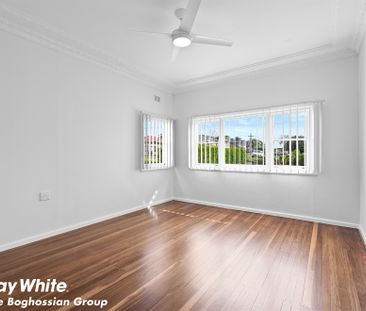 FAMILY HOME - PERFECT LOCATION - Photo 3