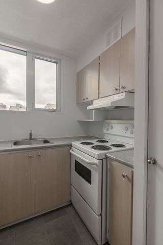 1975 Maisonneuve Blvd West - Photo 3