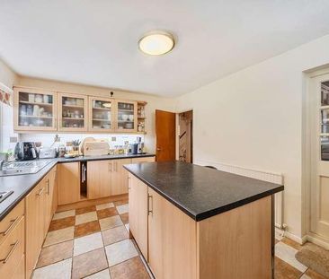 Hawkhurst, Cobham, Surrey, KT11 - Photo 4