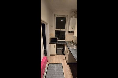 2 Bed Terraced House, Aviary Terrace, LS12 - Photo 4