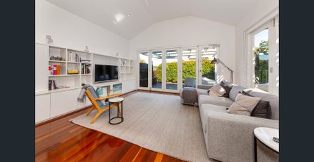 RENOVATED ELEGANCE - Photo 5