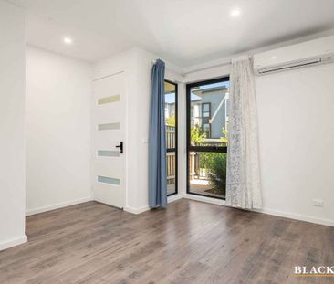 Modern Living in Denman - Photo 3