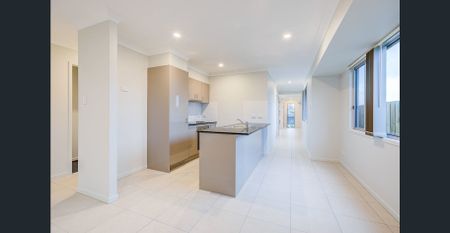 Perfect Family Home With Extra Space! - Photo 2