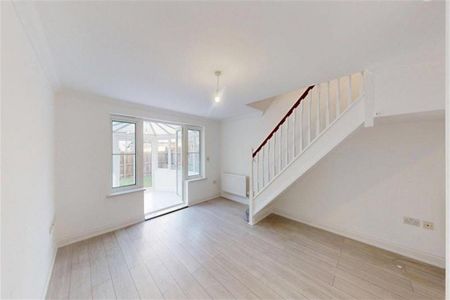 2 bedroom end of terrace house to rent - Photo 2