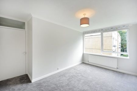 3 bedroom maisonette to rent - Photo 3