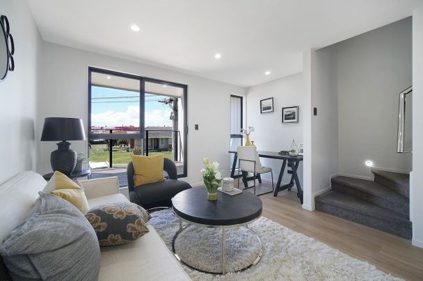 PAKURANGA, 3 BEDROOMS + Study - Photo 1