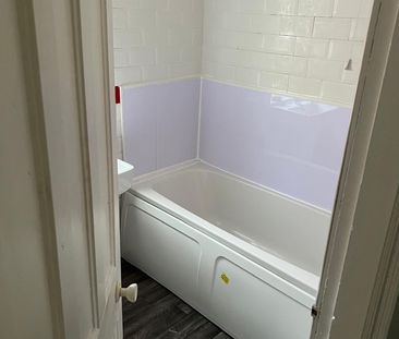 Room in a Shared House, Edwards Road, B24 - Photo 6