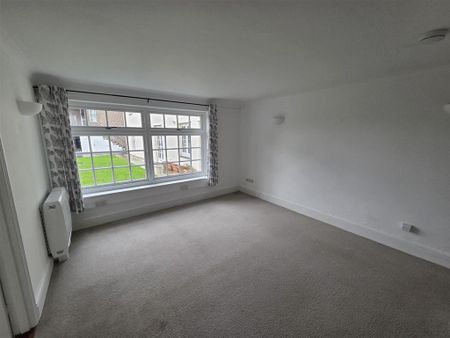 2 bedroom end of terrace house to rent - Photo 2