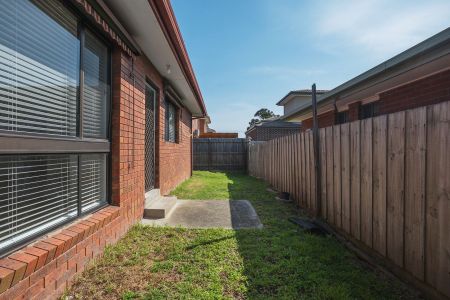 2/21 Marshall Avenue, 3168, Clayton Vic - Photo 2