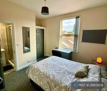 1 bedroom in a house share to rent - Photo 2
