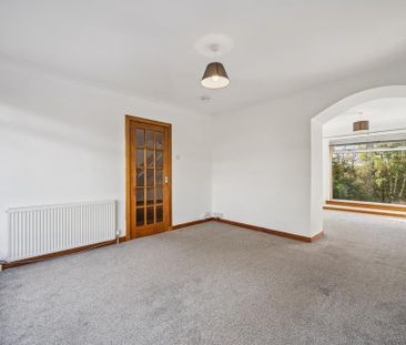 3 bedroom semi-detached villa to rent - Photo 2