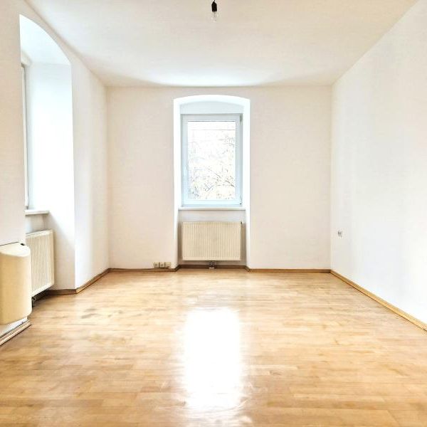 Hessenplatz! Schöne, gepflegte Wohnung mit Balkon, 85 m² WNFL im 1. OG mit Lift, Garage optional! Landstraßennähe! - Photo 1