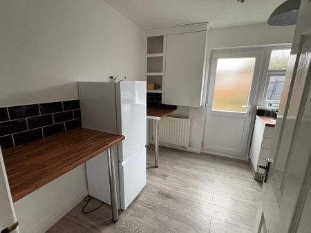 3 bedroom terraced house to rent - Photo 4