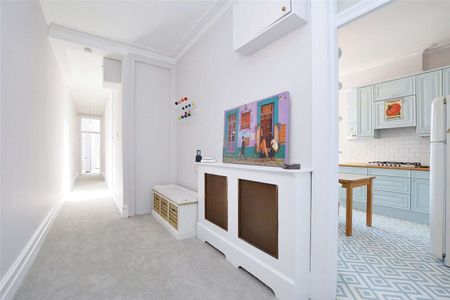 A beautifully presented two bedroom apartment to rent which has access to communal gardens. - Photo 5