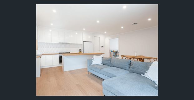 Modern 4 Bedroom Home - Photo 1