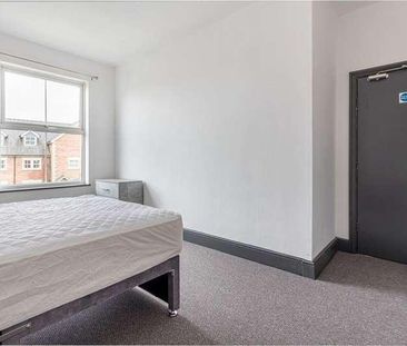 En-suite Room, Bromyard Road, Worcester, WR2 - Photo 2