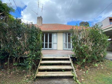 Four Bedroom Home in Remuera - Photo 3