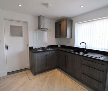 2 bedroom semi-detached house to rent - Photo 6