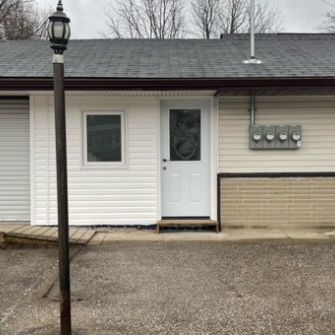 454 Laclie St. #4 Orillia | $1250 per month | Utilities Included - Photo 1