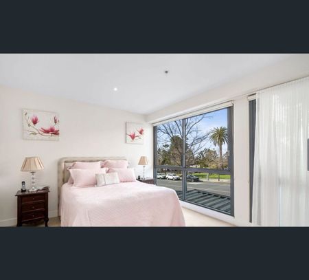 4304/4 Yarra Street, Geelong, Vic 3220 - Photo 3