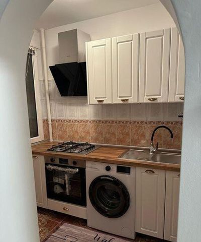 Dristor metrou etaj 3 semidecomandat - Fotografie 5