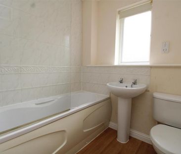 2 bedroom end of terrace house to rent - Photo 4