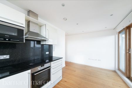 Altyre Road, CROYDON - Photo 3