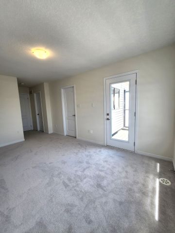 For Lease - 6 Baskett Street, Brantford, Ontario - Photo 5