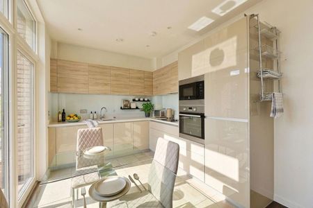 2 bedroom flat to rent - Photo 2