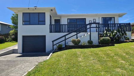 Tidy 1950’s Home - Photo 5