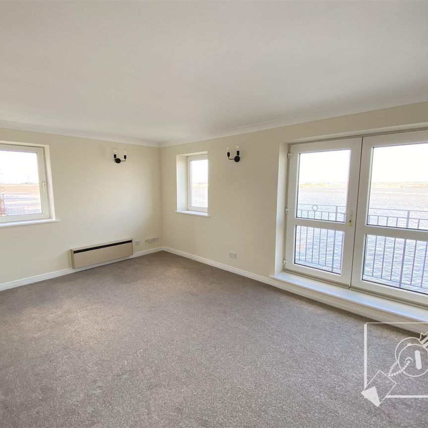 Melbourne Quay, Gravesend - Photo 1