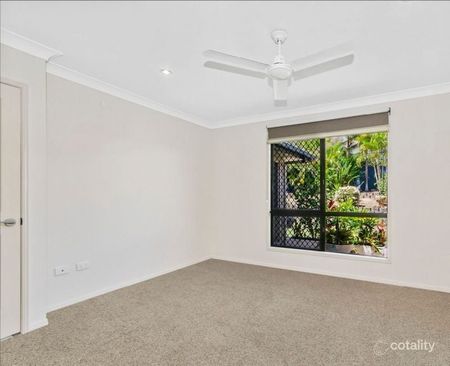 27 Timbury Way, Mount Louisa - Photo 4
